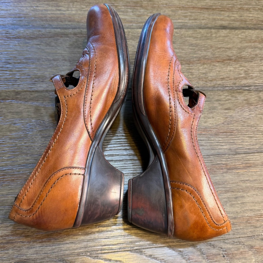 Clarks Women Cognac Brown Leather T-Strap Mary Jane Pumps Low Heel Shoes 10 - Picture 5 of 9
